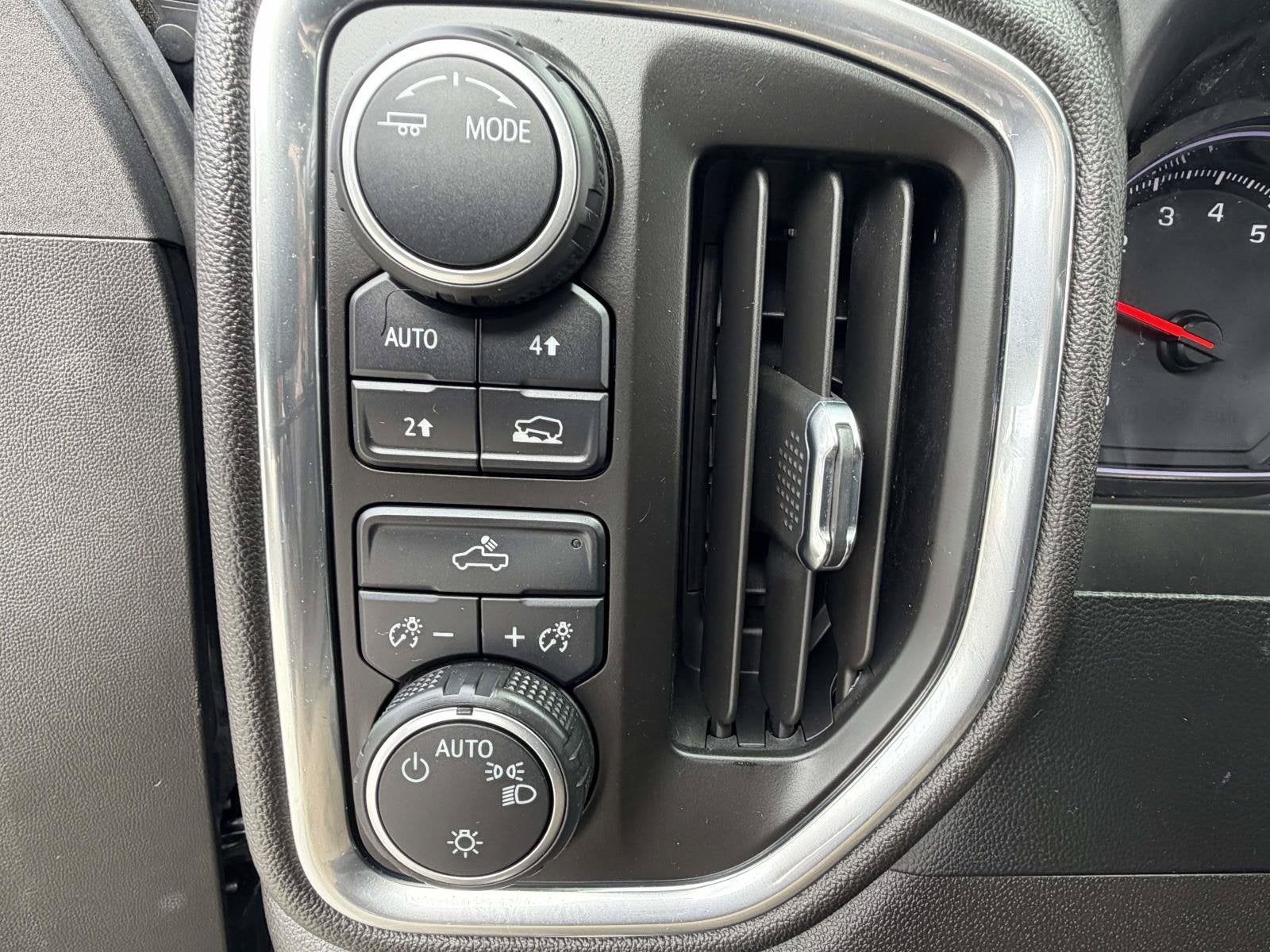 2022 Chevrolet Silverado 1500 LTD 4WD Crew Cab Short Bed LT with 2FL