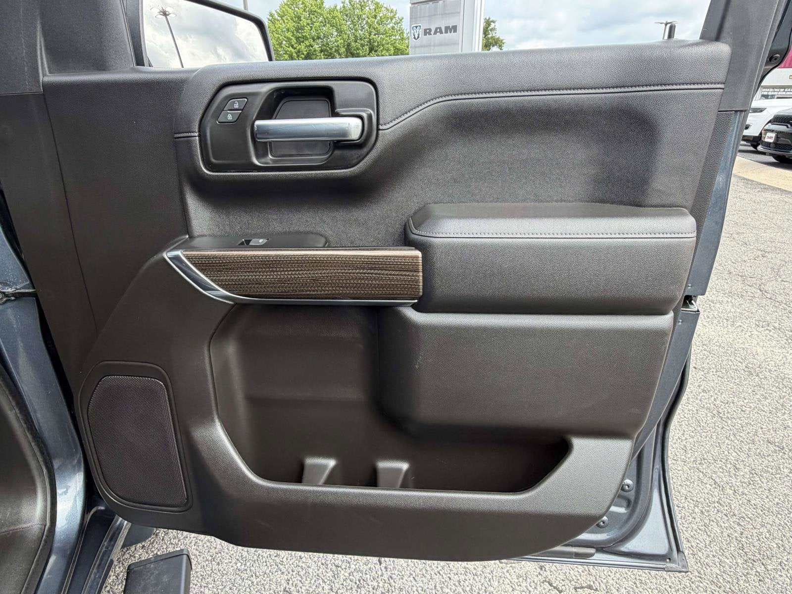 2022 Chevrolet Silverado 1500 LTD 4WD Crew Cab Short Bed LT with 2FL