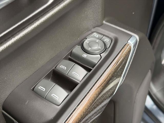 2022 Chevrolet Silverado 1500 LTD 4WD Crew Cab Short Bed LT with 2FL