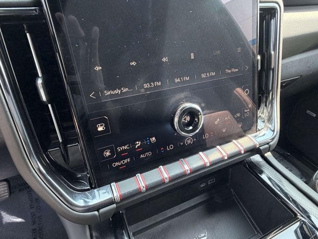 2025 GMC Yukon XL 4WD AT4