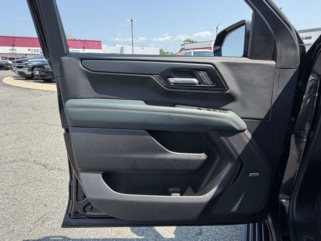 2025 GMC Yukon XL 4WD AT4