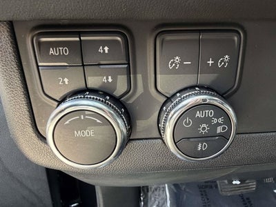 2025 GMC Yukon XL 4WD AT4