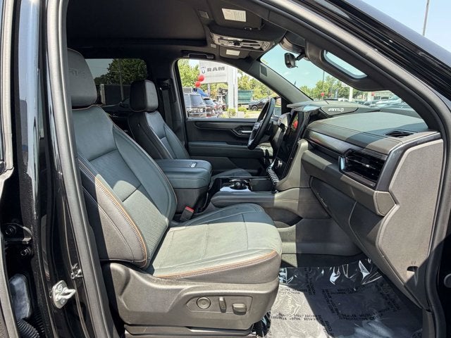 2025 GMC Yukon XL 4WD AT4