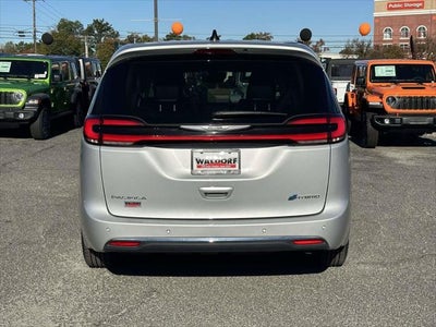 2024 Chrysler Pacifica Hybrid Select
