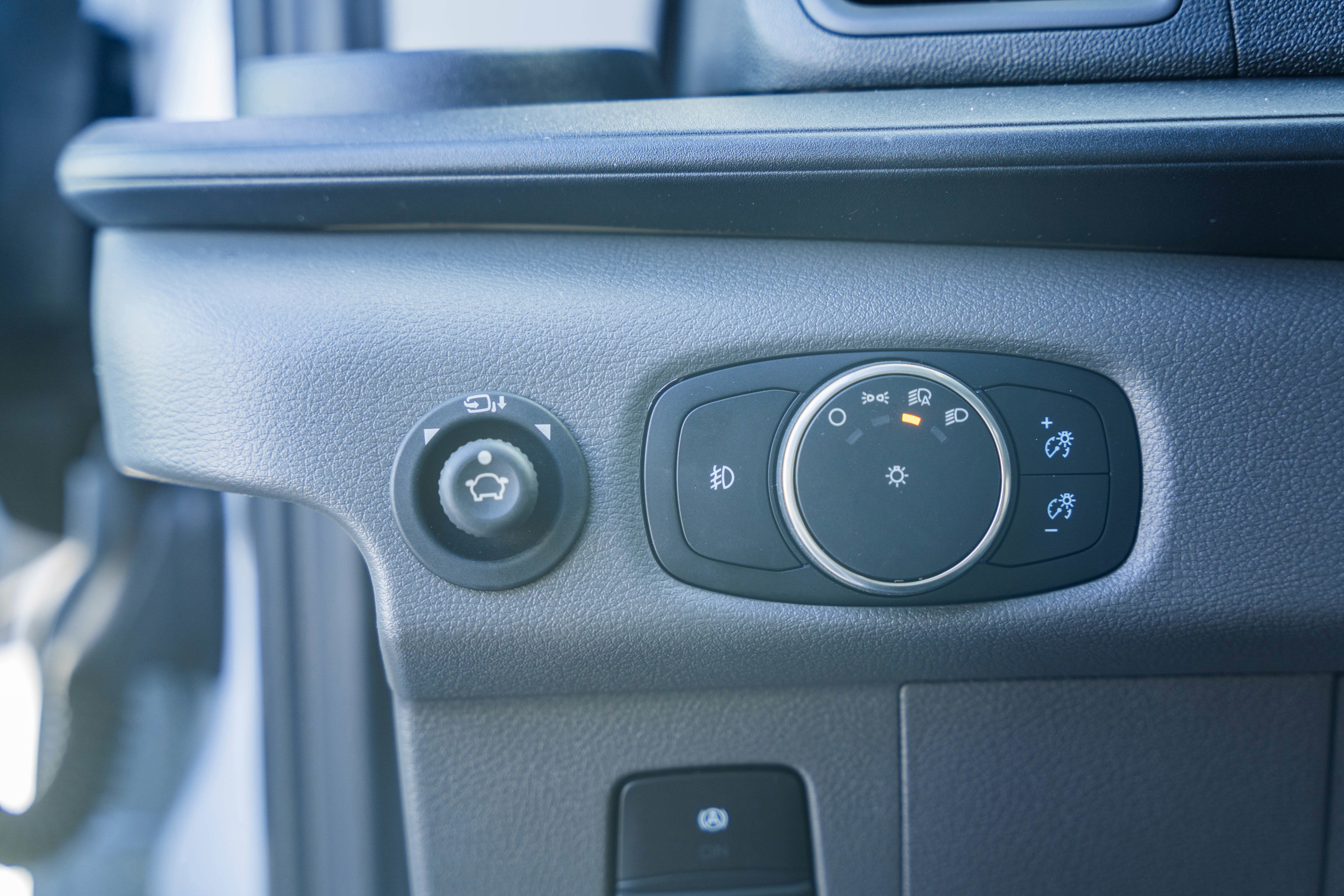 2026 Ford Transit Passenger Wagon XLT