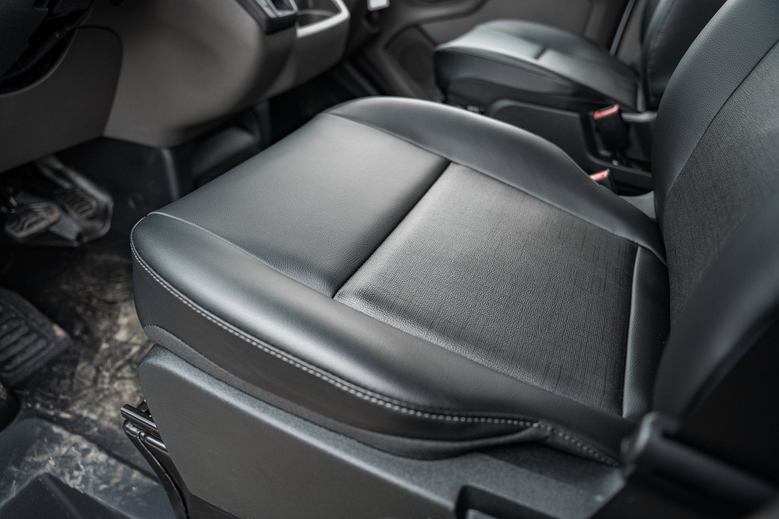 2026 Ford Transit Passenger Wagon XL