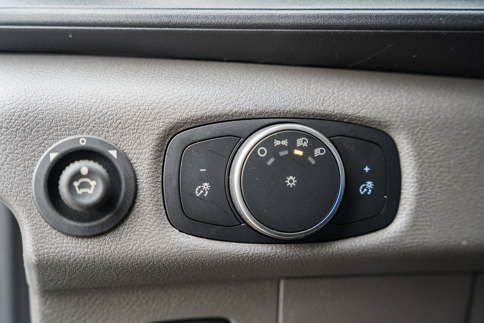 2026 Ford Transit Passenger Wagon XL