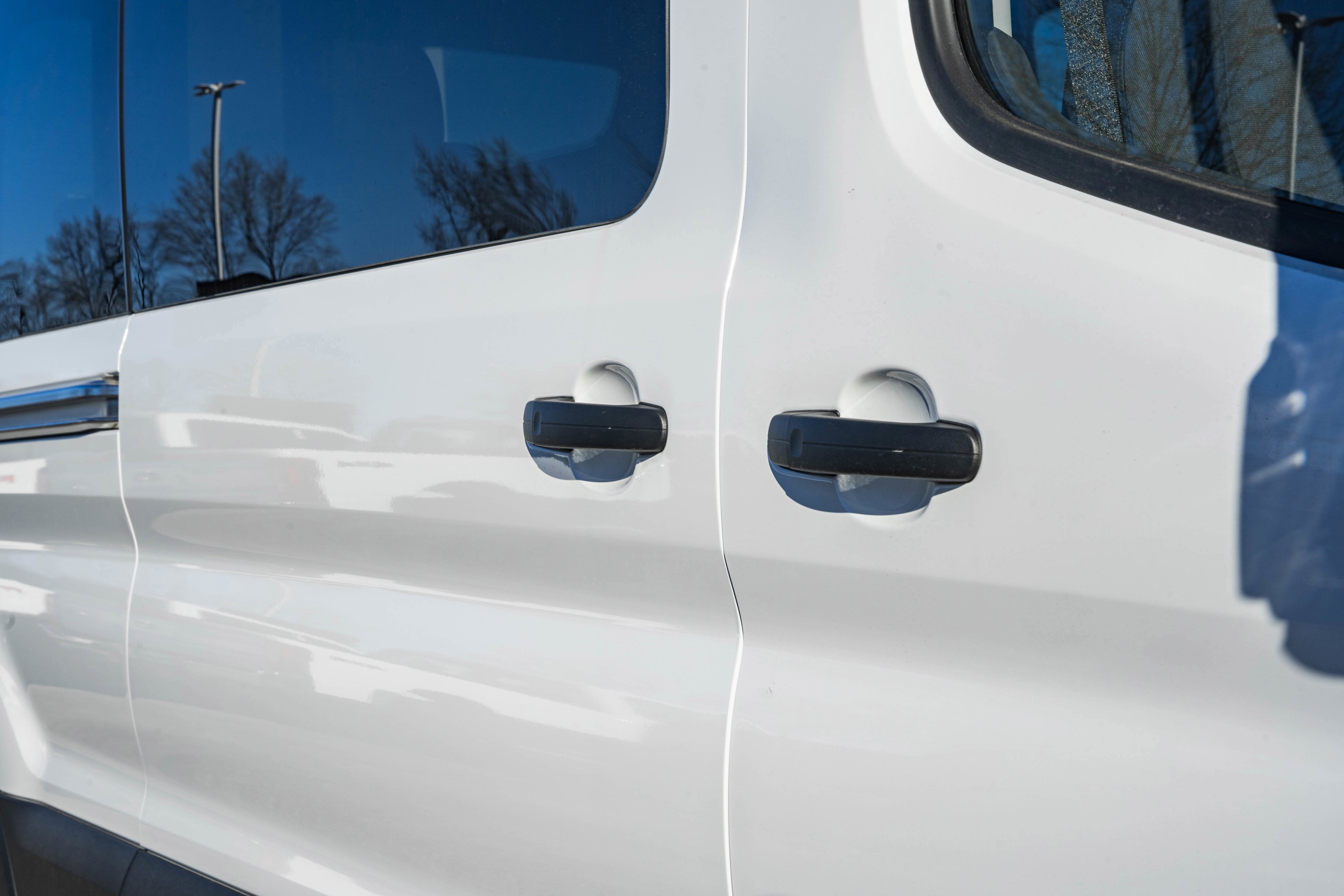 2026 Ford Transit Passenger Wagon XLT