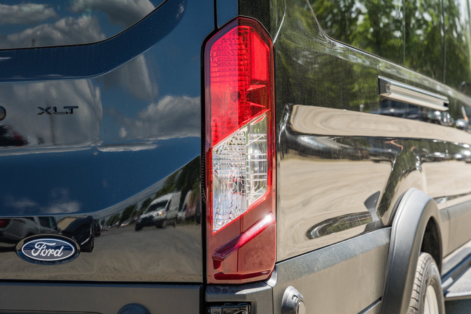 2026 Ford Transit Passenger Wagon XLT