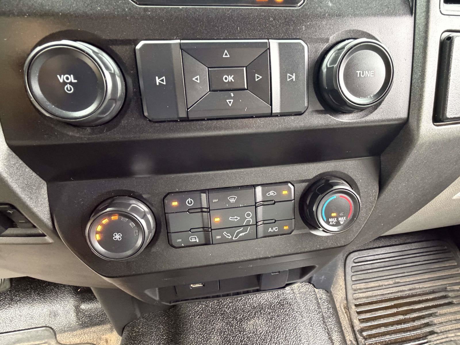 2022 Ford Super Duty F-550 DRW XL