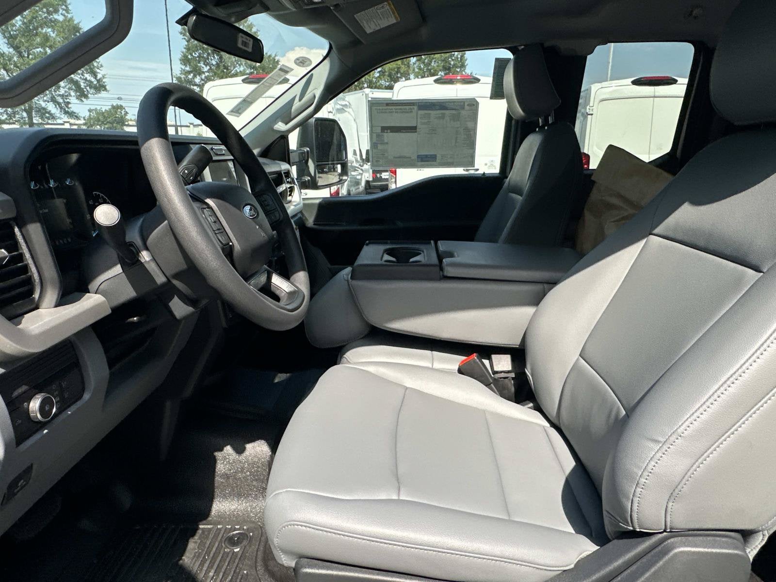 2027 Ford Super Duty F-350 SRW XL