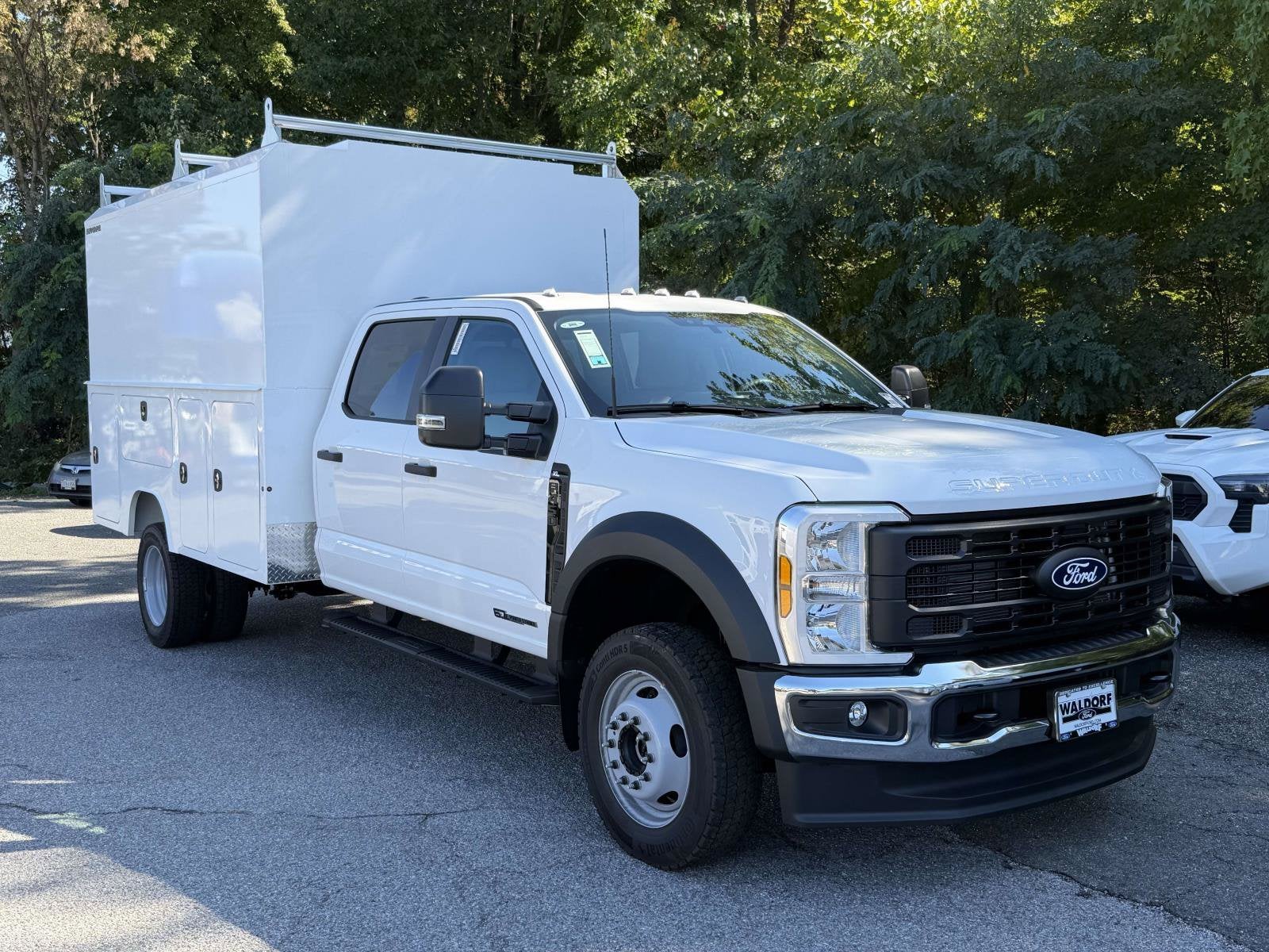 2027 Ford F-450 Super Duty Chassis Cab XL