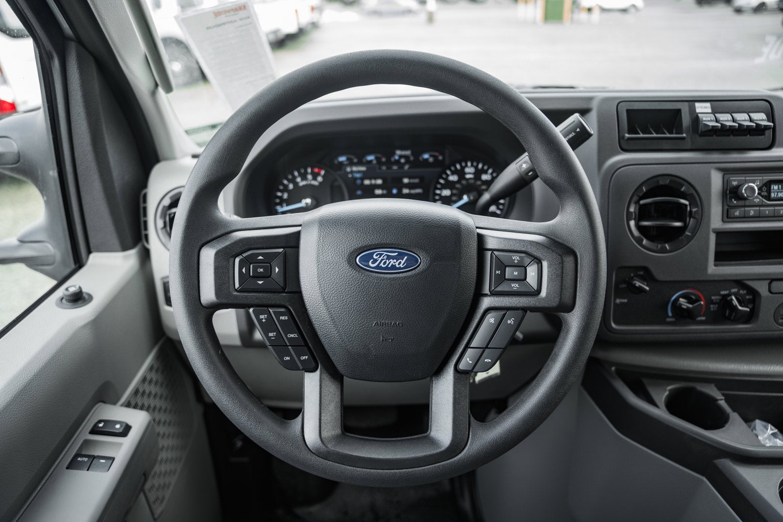 2026 Ford E-Series Cutaway E-350 SRW