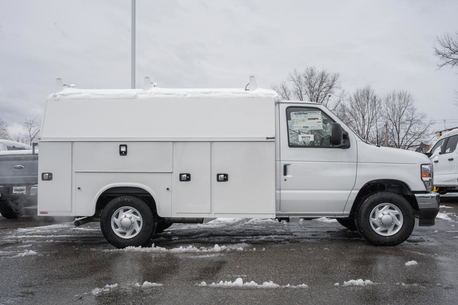 2026 Ford E-Series Cutaway E-350 SRW