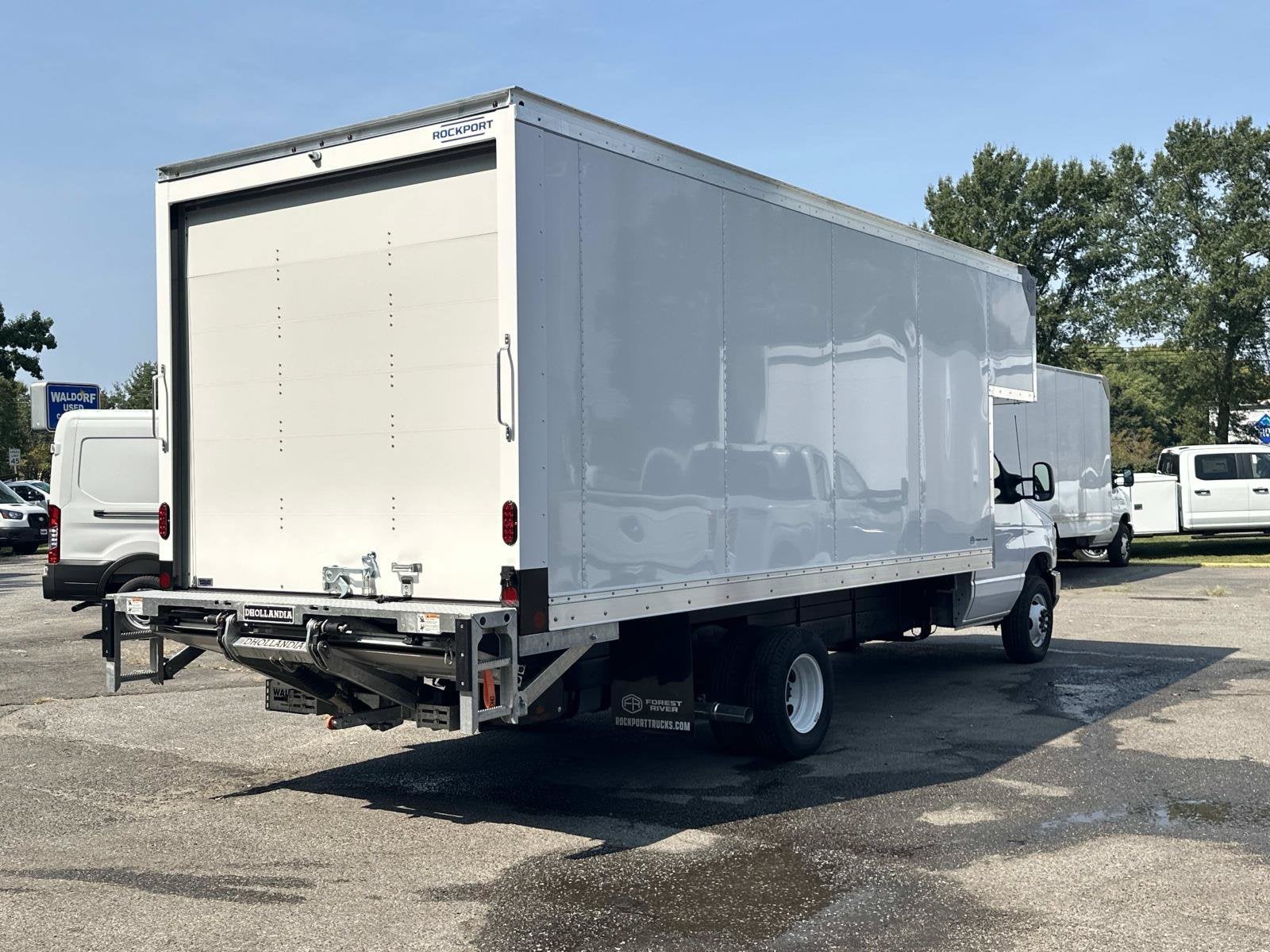 2027 Ford E-Series Cutaway E-450 DRW 158" WB