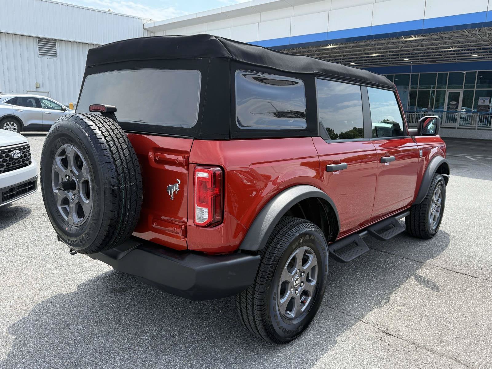 2023 Ford Bronco Base