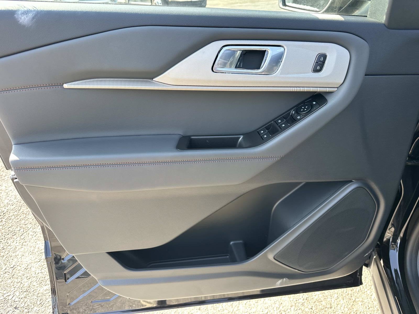 2027 Ford Explorer Active w/200A Pkg
