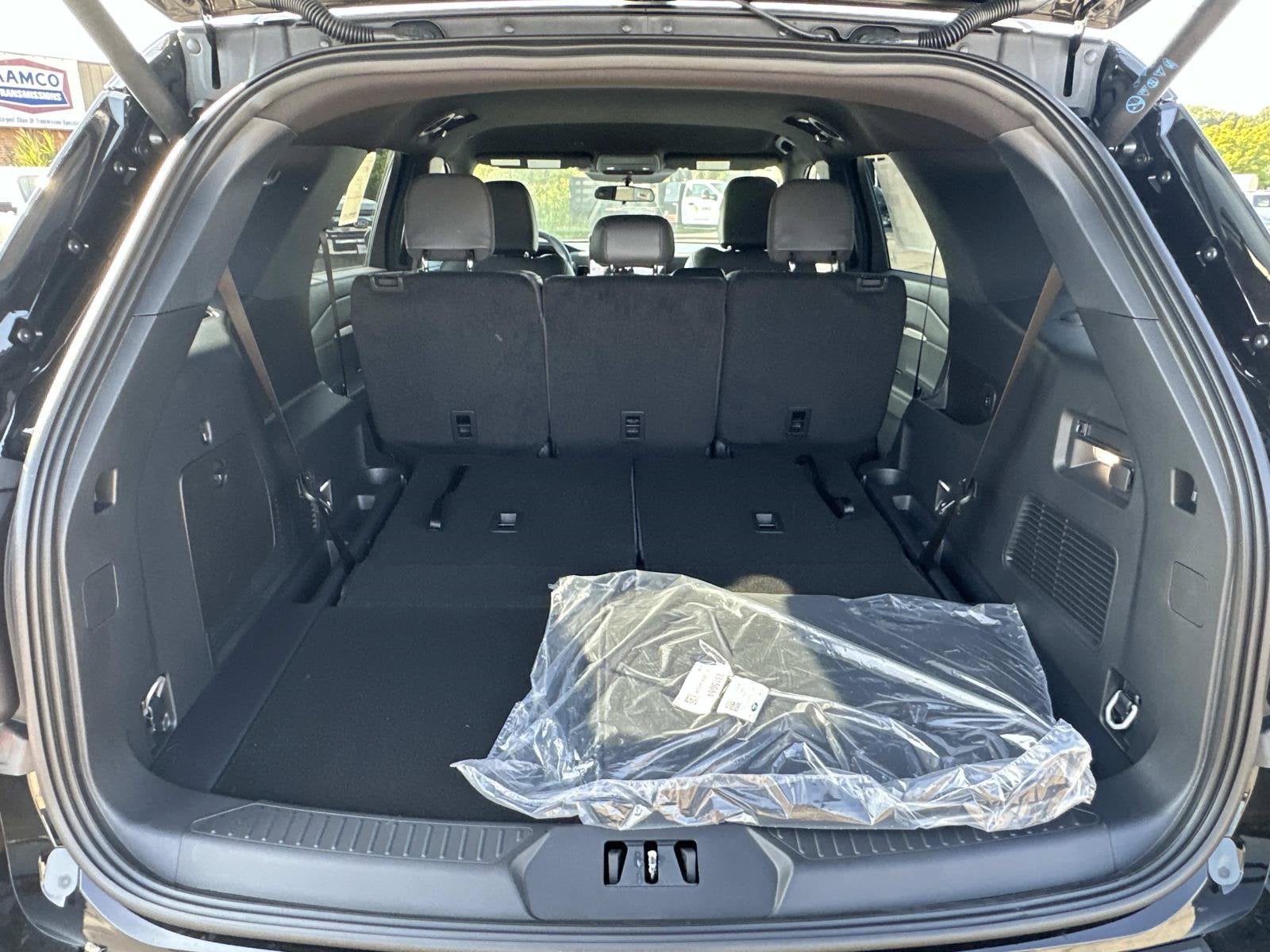2027 Ford Explorer Active w/200A Pkg