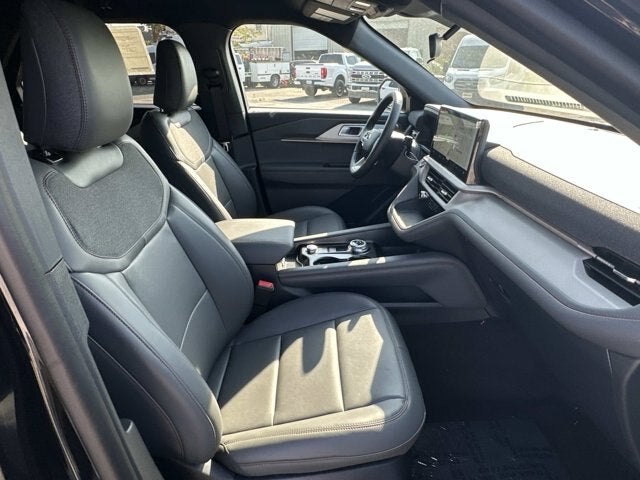 2027 Ford Explorer Active w/200A Pkg