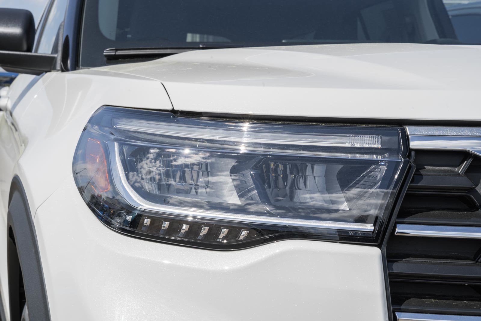 2026 Ford Explorer Active w/100A Pkg