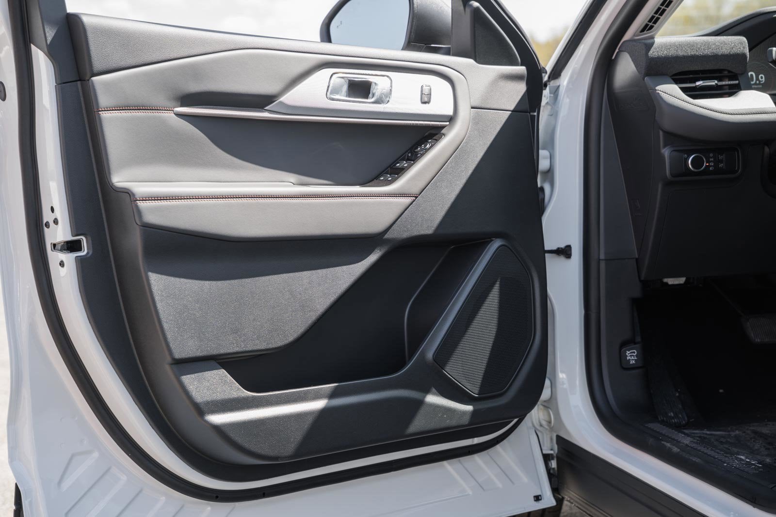 2026 Ford Explorer Active w/100A Pkg