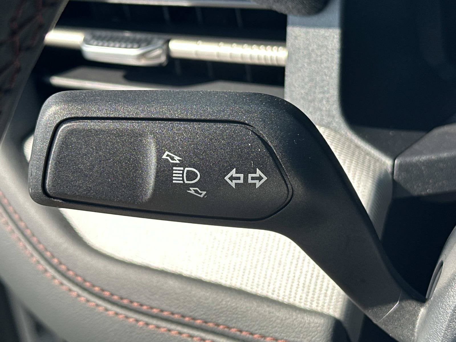 2027 Ford Explorer Active w/200A Pkg