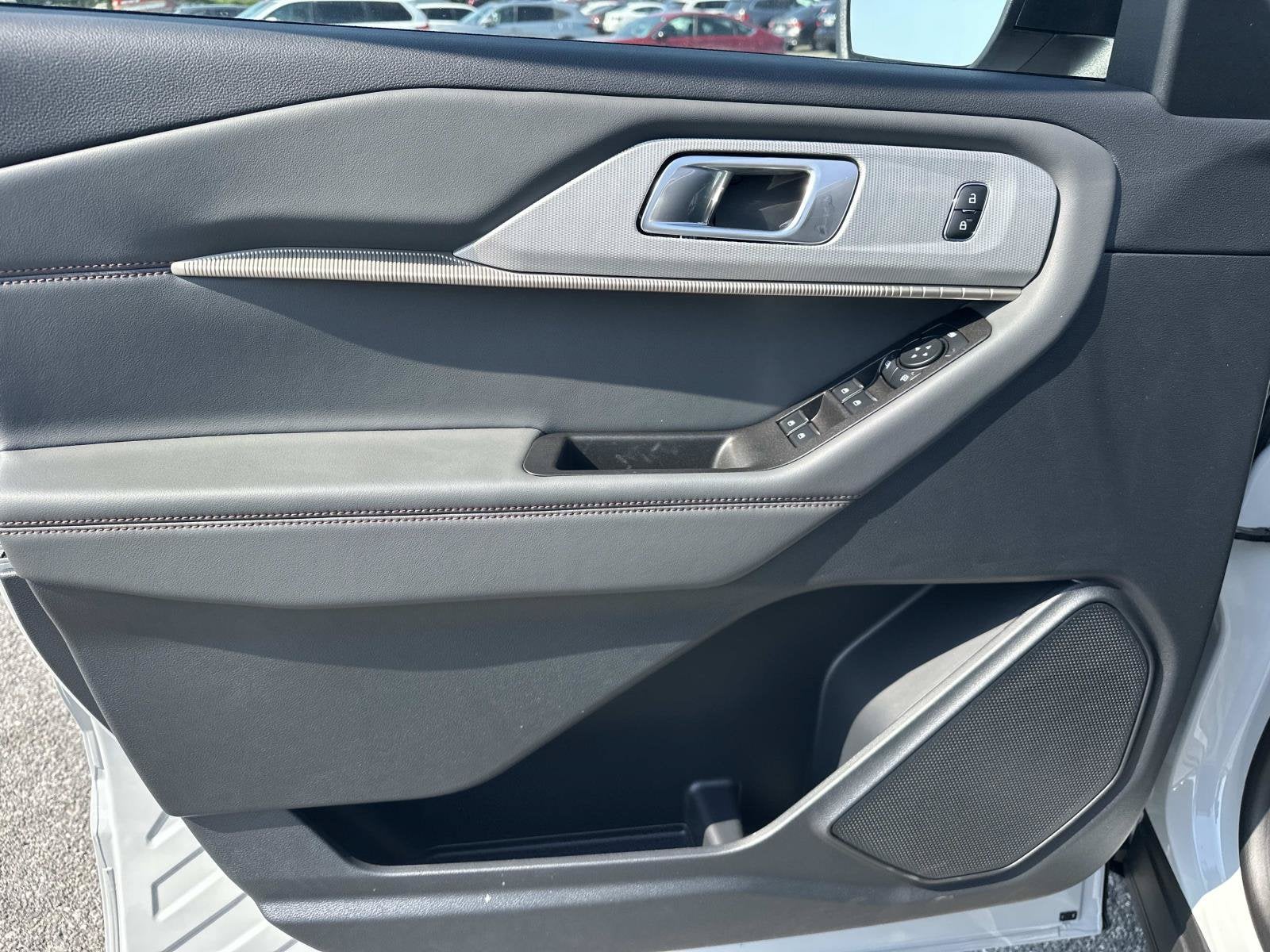 2027 Ford Explorer Active w/200A Pkg