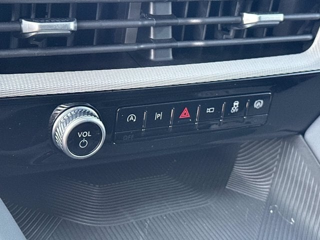 2027 Ford Explorer Active w/200A Pkg