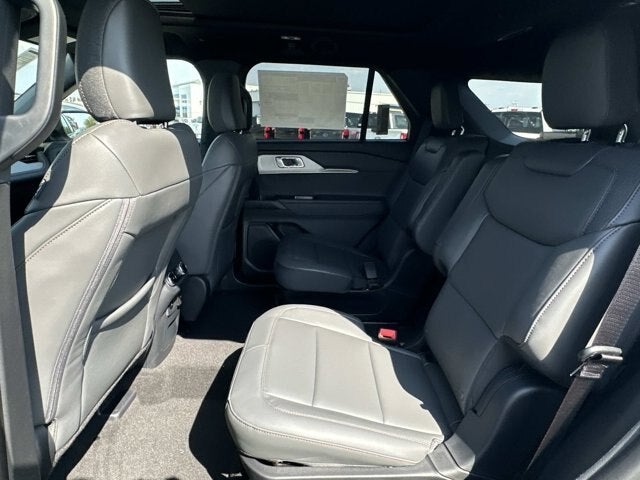 2027 Ford Explorer Active w/200A Pkg