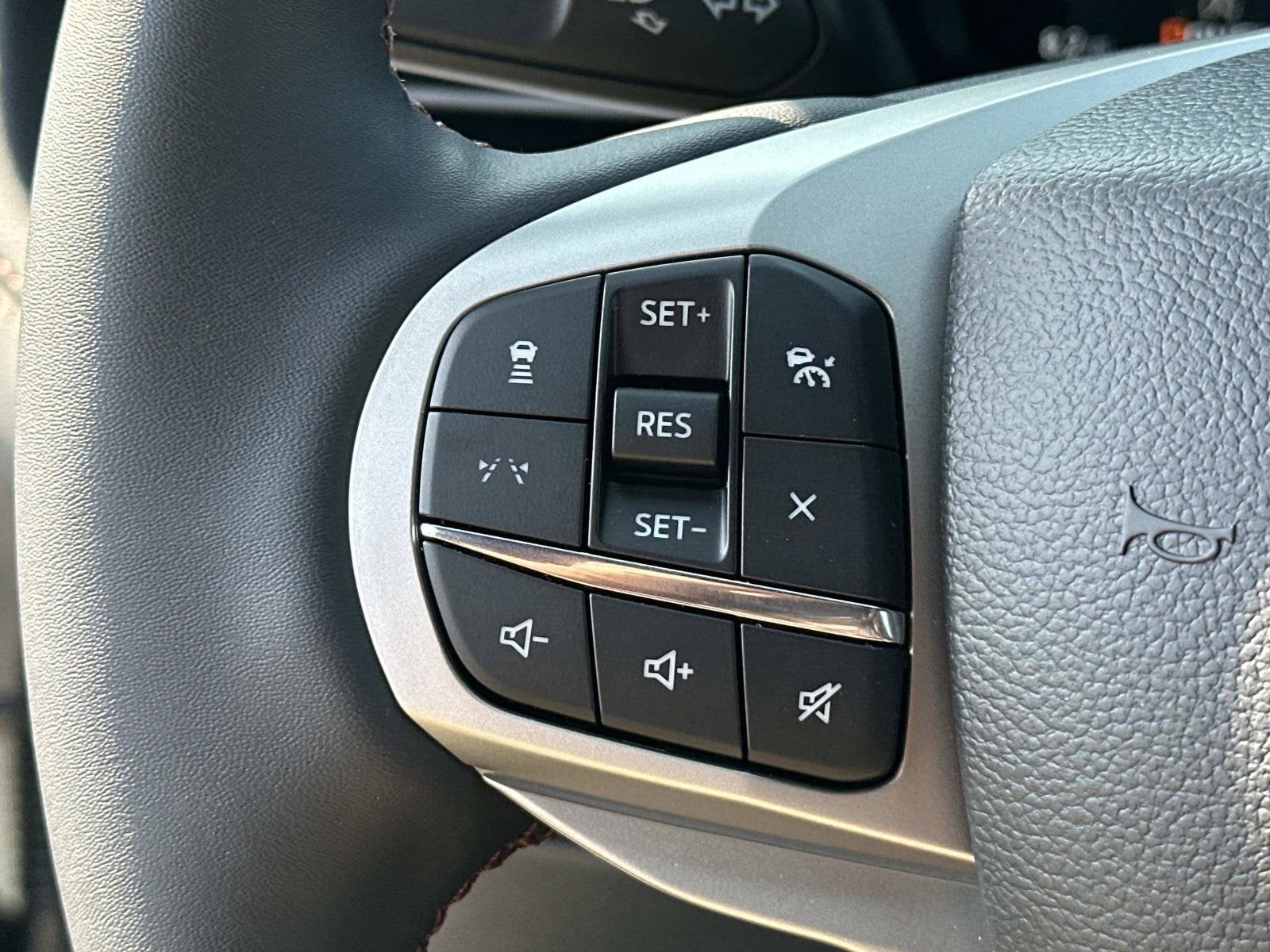 2027 Ford Explorer Active w/200A Pkg