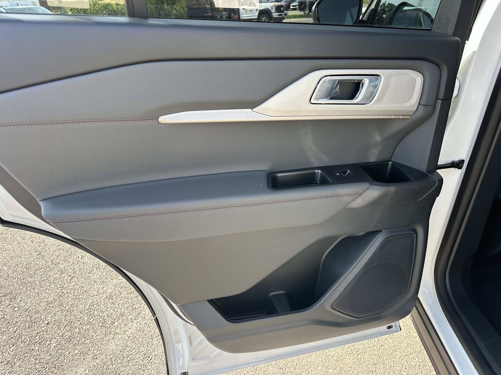 2027 Ford Explorer Active w/200A Pkg