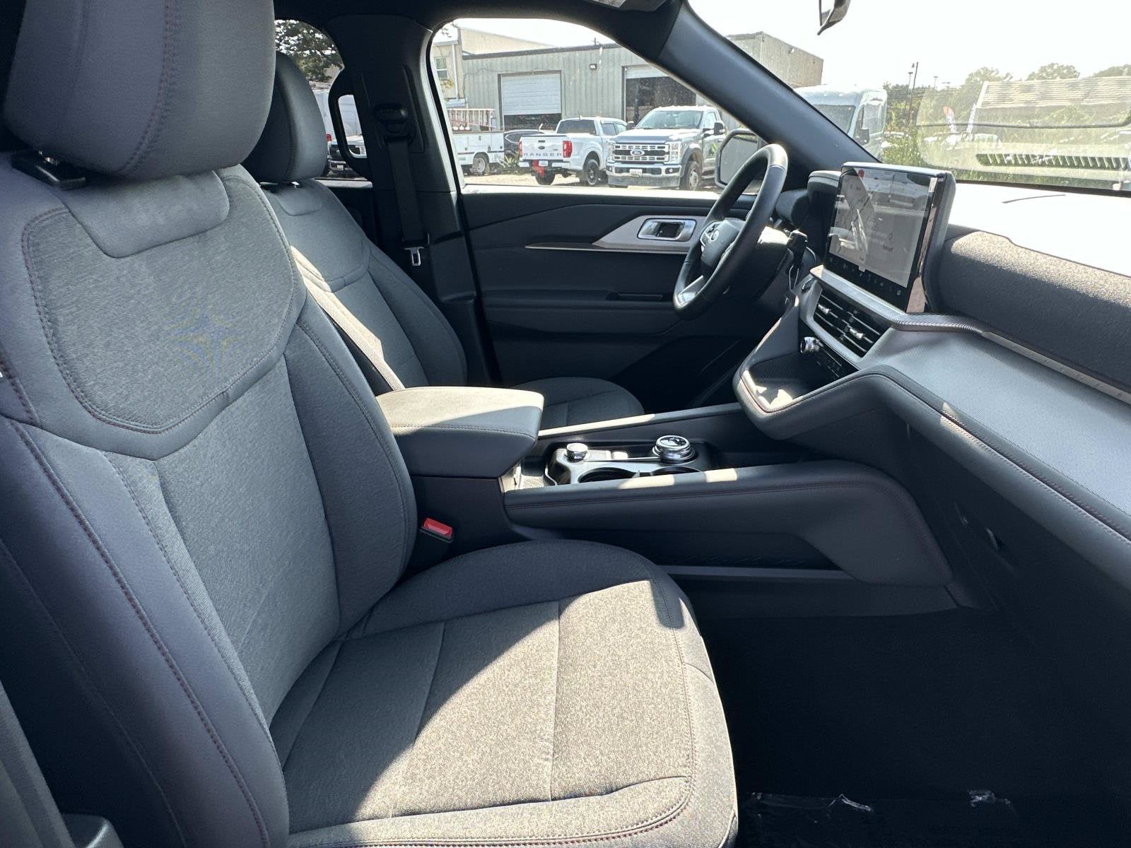 2027 Ford Explorer Active w/200A Pkg