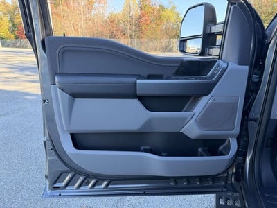 2027 Ford Super Duty F-250 SRW XLT