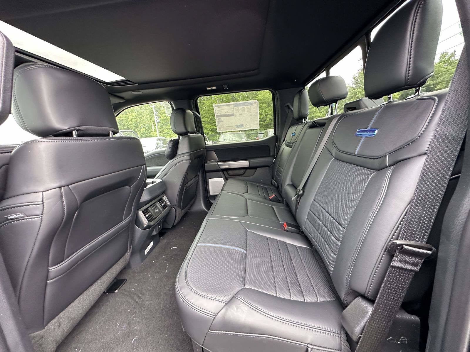 2026 Ford Super Duty F-350 SRW Platinum