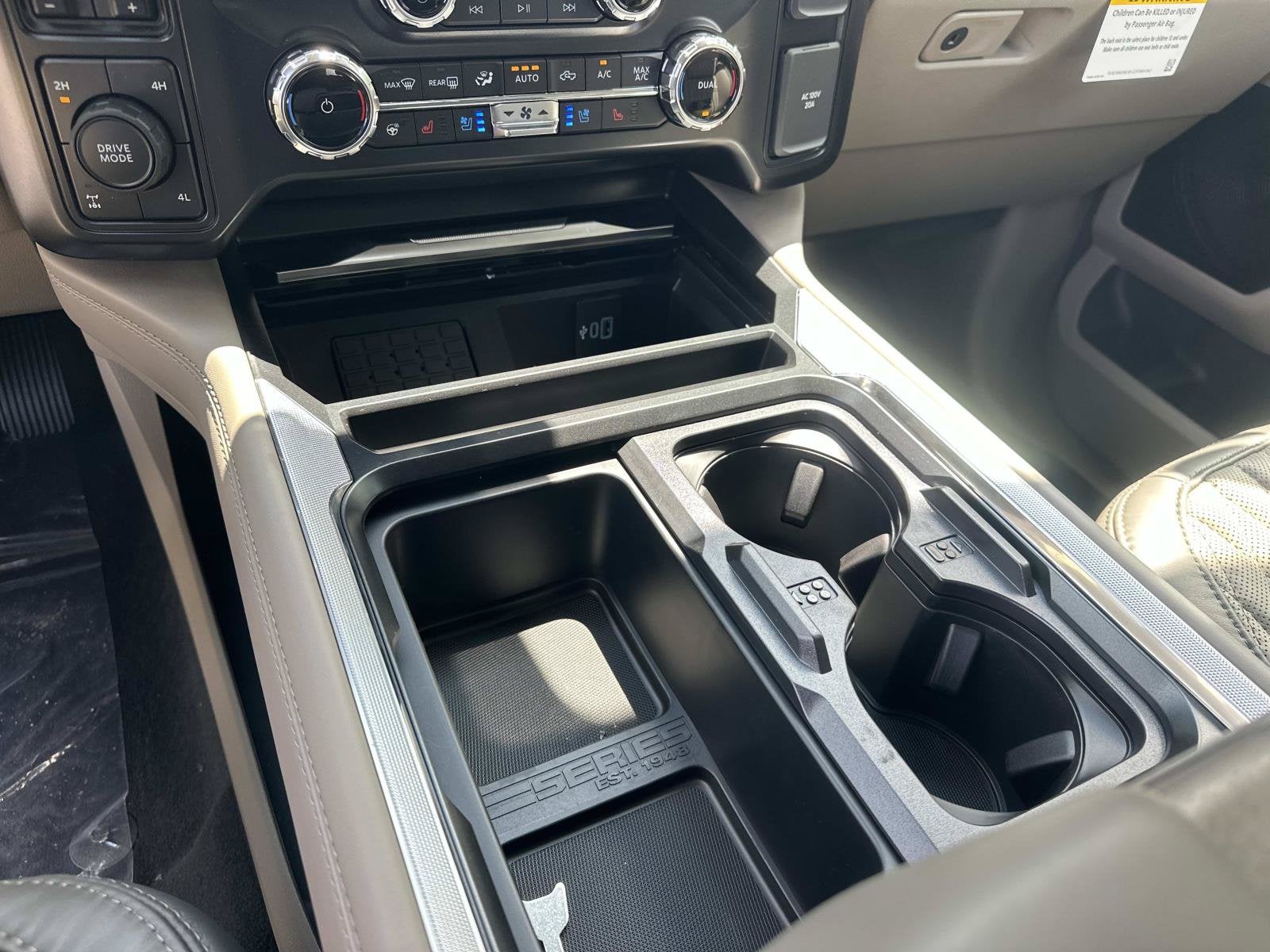 2026 Ford Super Duty F-350 SRW Platinum