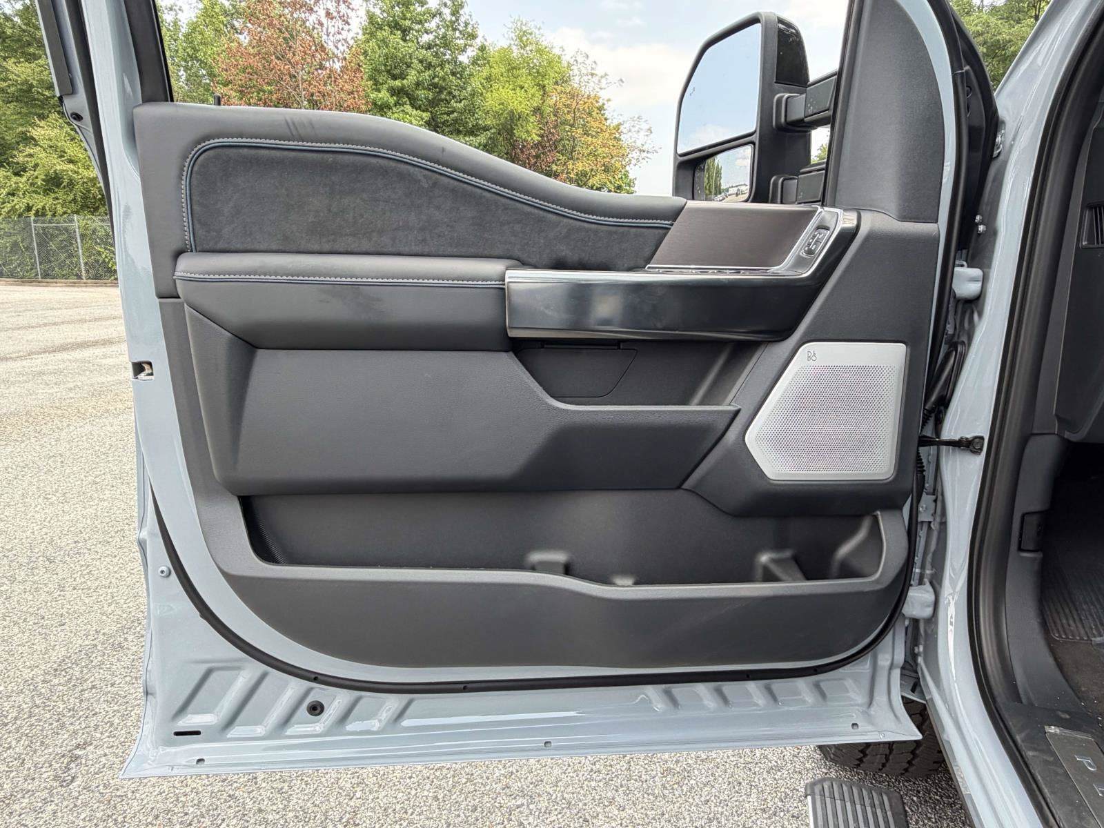 2026 Ford Super Duty F-350 SRW Platinum