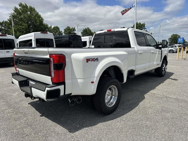 2026 Ford Super Duty F-350 DRW Platinum