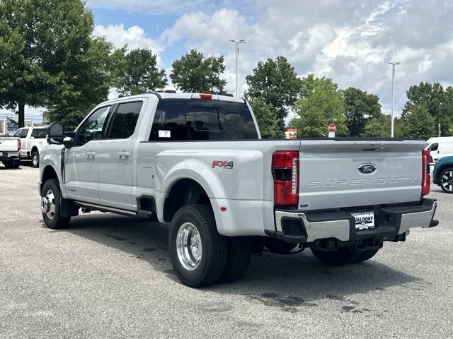 2026 Ford Super Duty F-350 DRW LARIAT