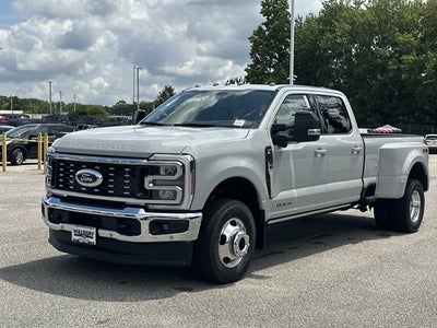 2026 Ford Super Duty F-350 DRW LARIAT