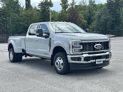2026 Ford Super Duty F-350 DRW LARIAT