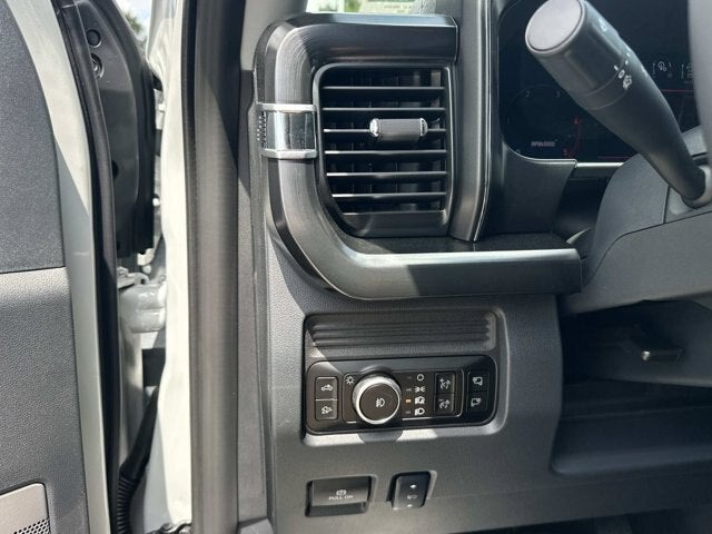 2026 Ford Super Duty F-350 DRW LARIAT