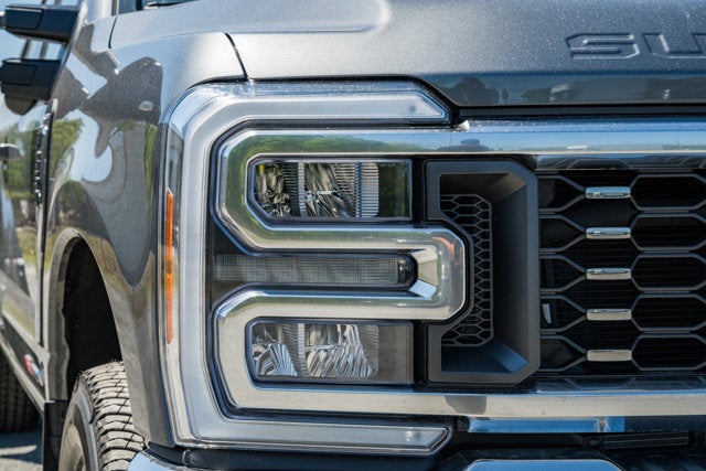2026 Ford Super Duty F-350 DRW LARIAT