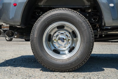 2026 Ford Super Duty F-350 DRW LARIAT