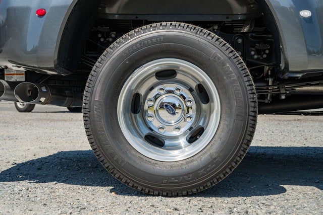 2026 Ford Super Duty F-350 DRW LARIAT