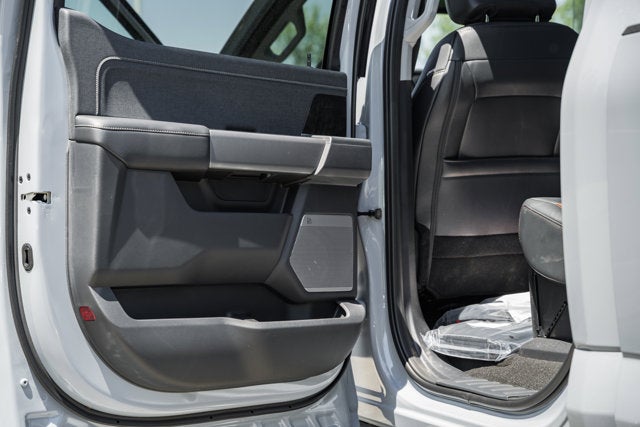 2026 Ford Super Duty F-350 DRW LARIAT