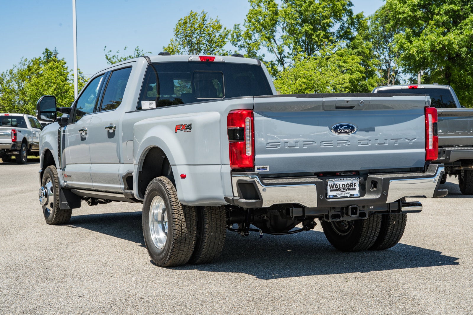 2026 Ford Super Duty F-350 DRW LARIAT