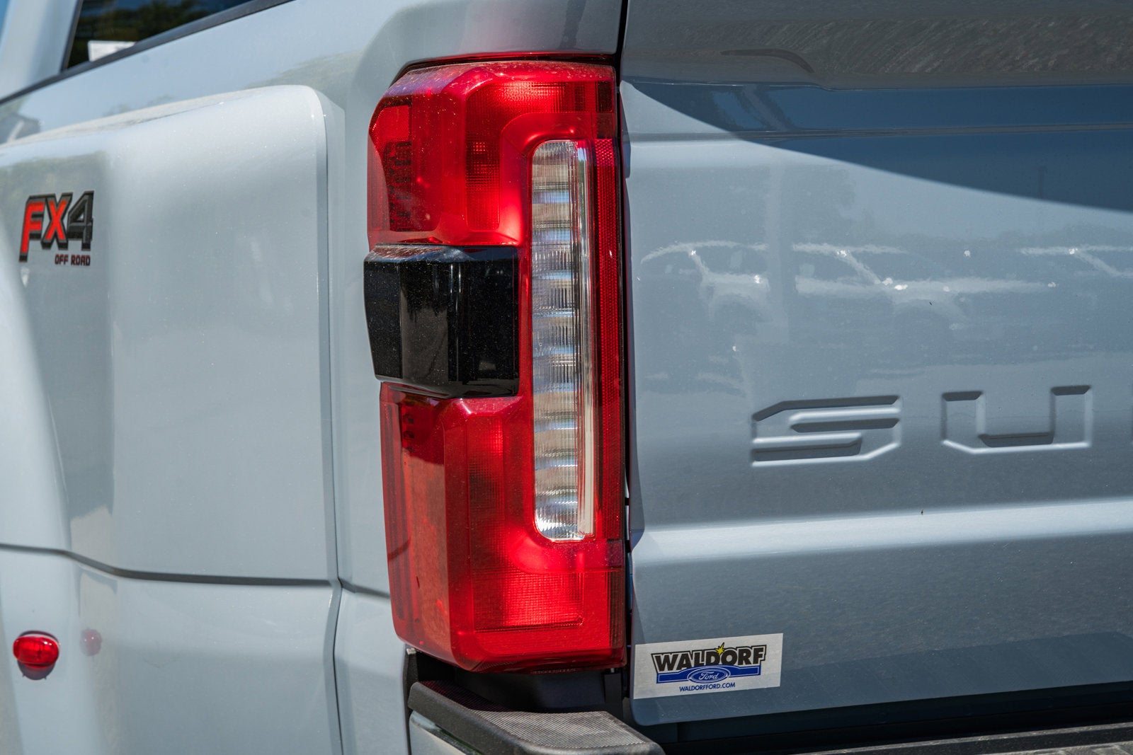 2026 Ford Super Duty F-350 DRW LARIAT