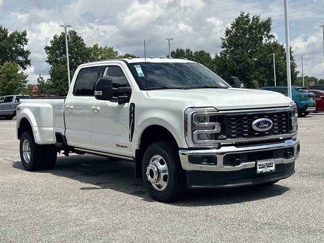 2026 Ford Super Duty F-350 DRW LARIAT