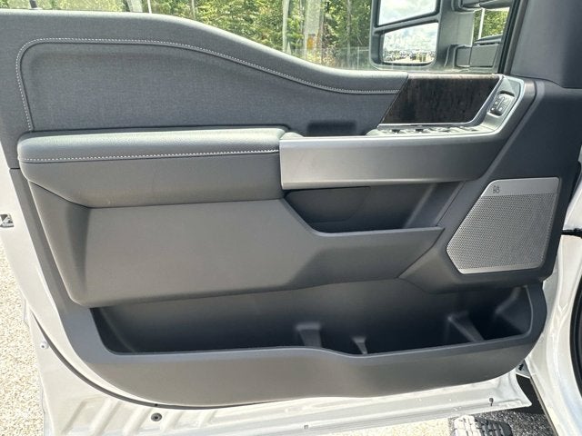 2026 Ford Super Duty F-350 DRW LARIAT