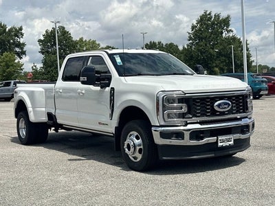 2026 Ford Super Duty F-350 DRW LARIAT
